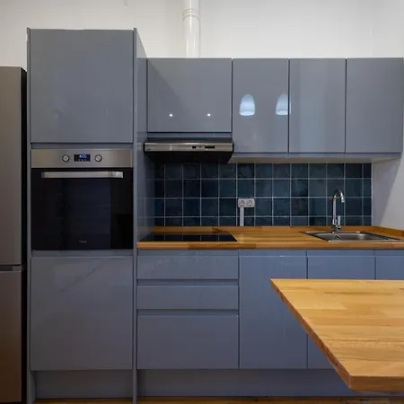 Florit Flats - The Vella *