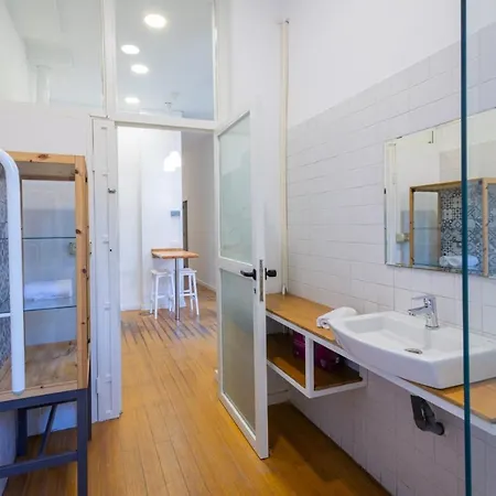 Florit Flats - The Vella Apartment